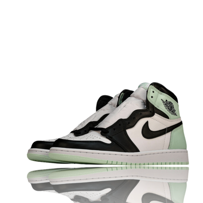 AJ1 Retro High 'Igloo'