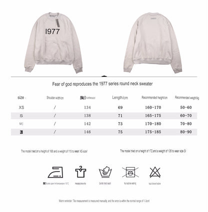 '1977' Heritage Graphic Hoodie – Stone Grey