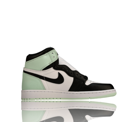 AJ1 Retro High 'Igloo'