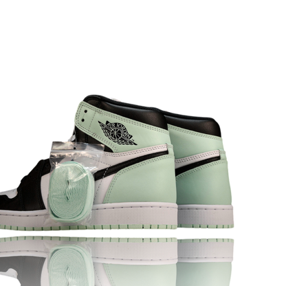 AJ1 Retro High 'Igloo'