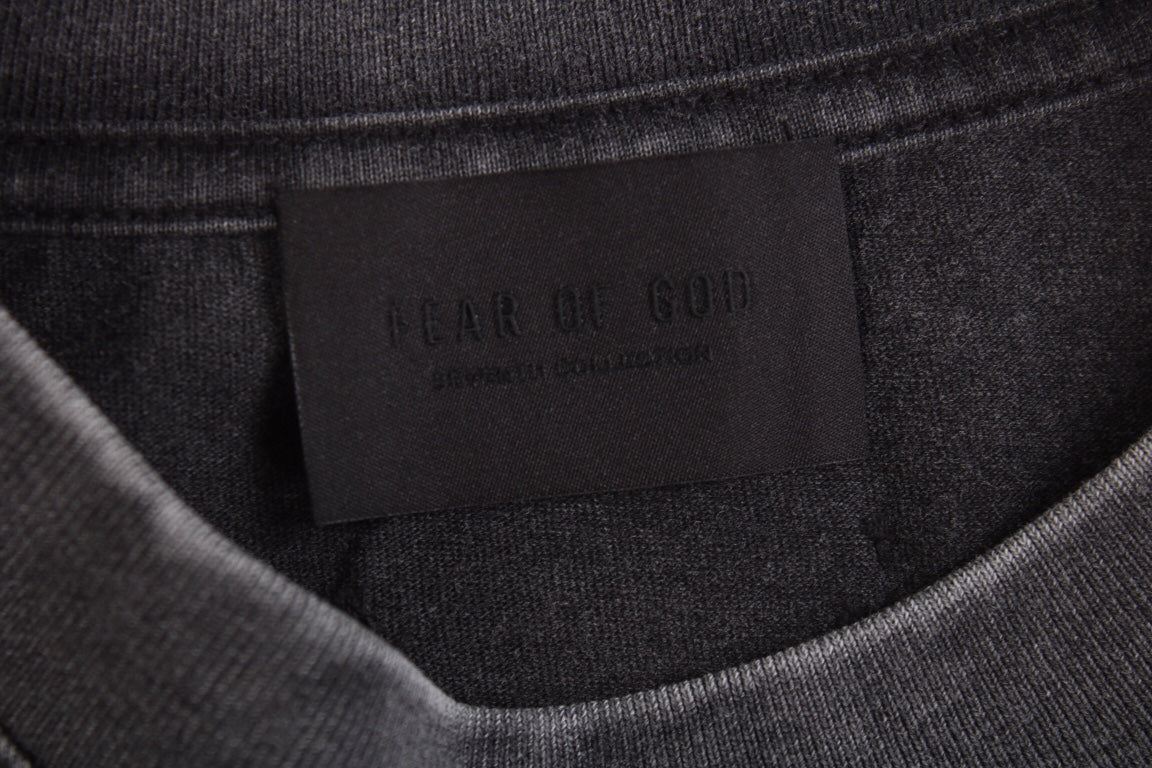 'Give It Up' Graphic Tee – Black