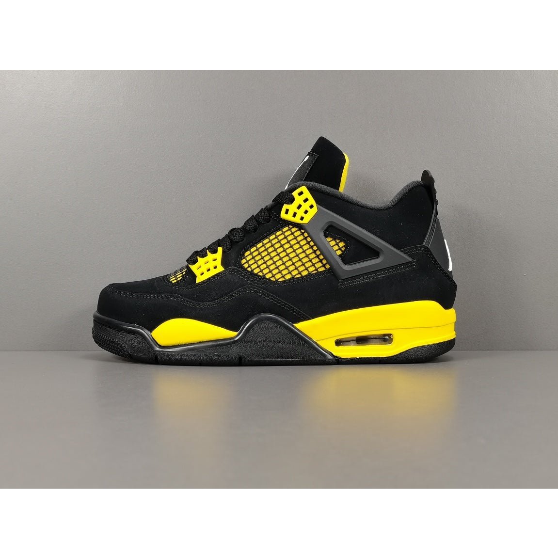 Jordan 4 Thunder - Premium Retro Basketball Sneakers